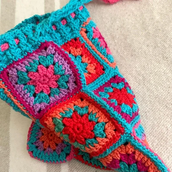 Colorful hand knit Crocheted Bag - Picture 4 of 11